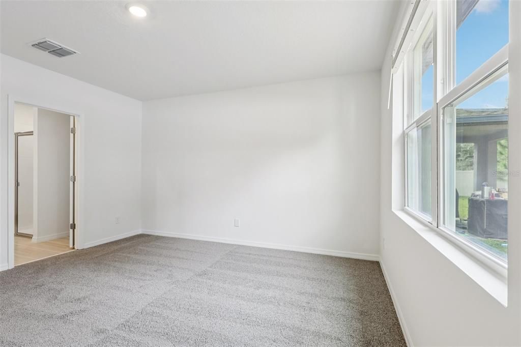 For Sale: $320,276 (4 beds, 2 baths, 1840 Square Feet)