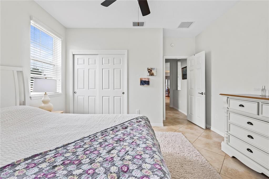 For Sale: $365,000 (2 beds, 2 baths, 1869 Square Feet)