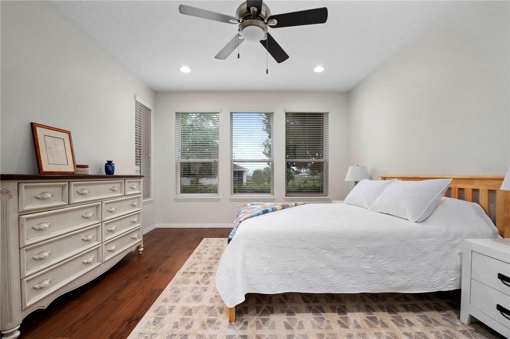 For Sale: $365,000 (2 beds, 2 baths, 1869 Square Feet)