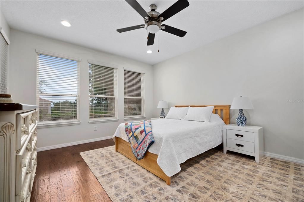 For Sale: $365,000 (2 beds, 2 baths, 1869 Square Feet)