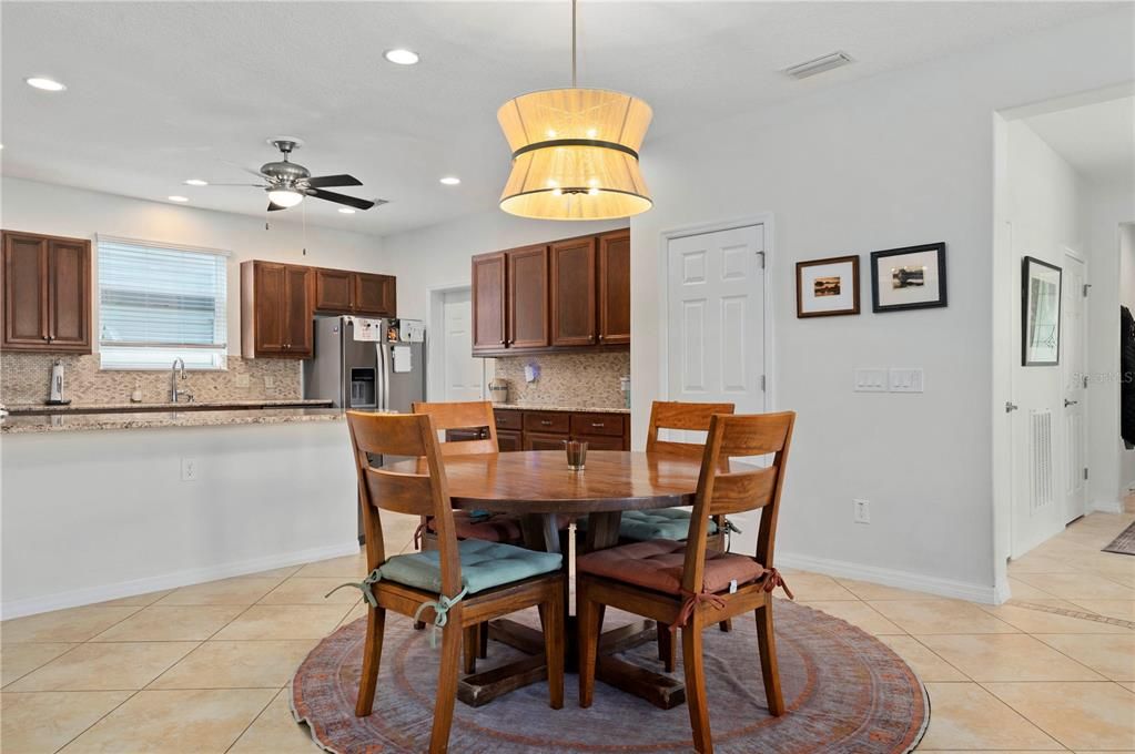 For Sale: $365,000 (2 beds, 2 baths, 1869 Square Feet)