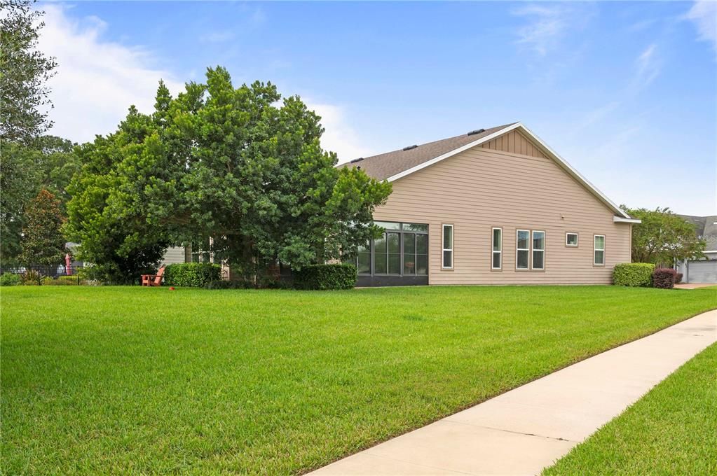 For Sale: $365,000 (2 beds, 2 baths, 1869 Square Feet)