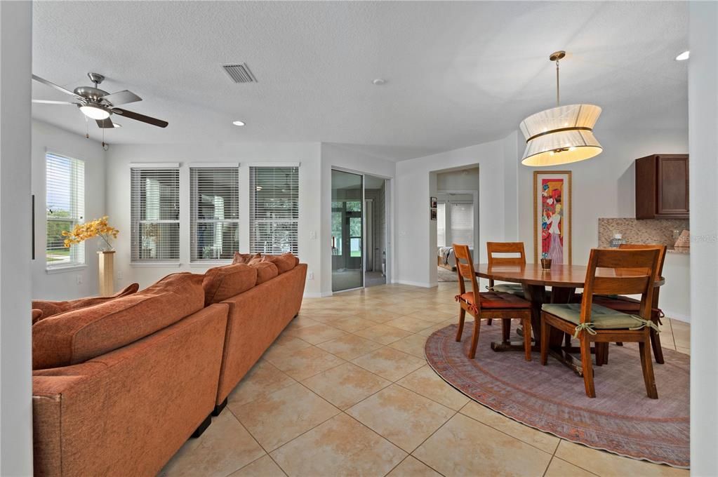 For Sale: $365,000 (2 beds, 2 baths, 1869 Square Feet)