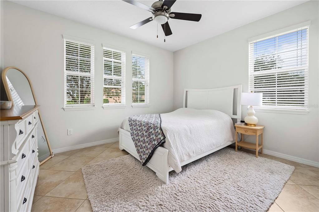 For Sale: $365,000 (2 beds, 2 baths, 1869 Square Feet)