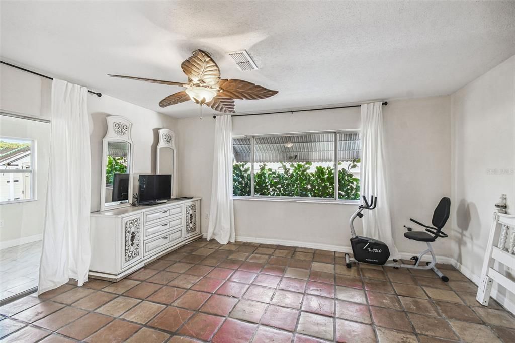 For Sale: $284,500 (3 beds, 2 baths, 1534 Square Feet)