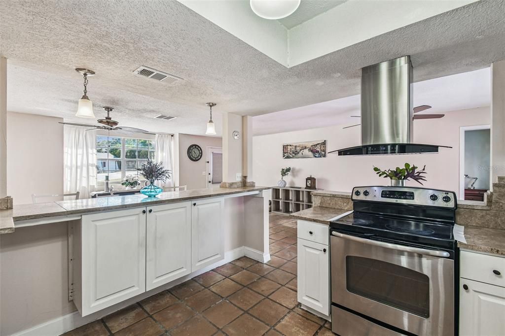 For Sale: $284,500 (3 beds, 2 baths, 1534 Square Feet)