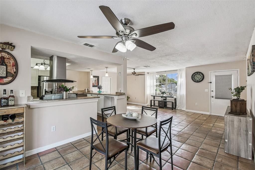 For Sale: $284,500 (3 beds, 2 baths, 1534 Square Feet)