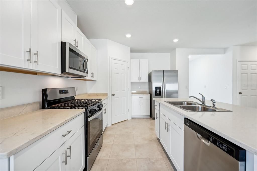 Active With Contract: $303,000 (3 beds, 2 baths, 1695 Square Feet)
