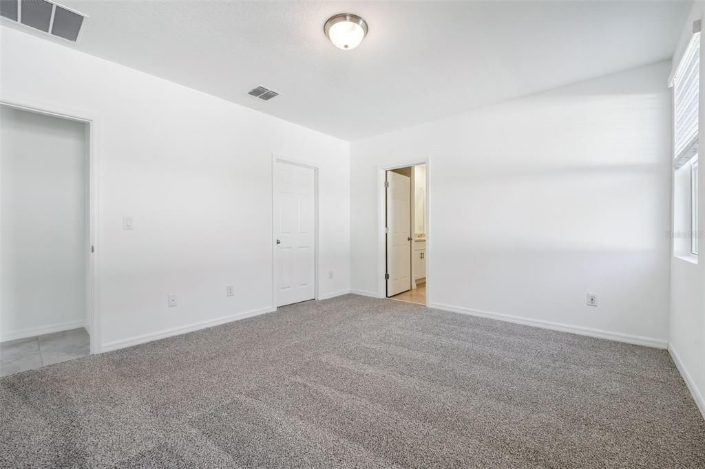 Active With Contract: $303,000 (3 beds, 2 baths, 1695 Square Feet)