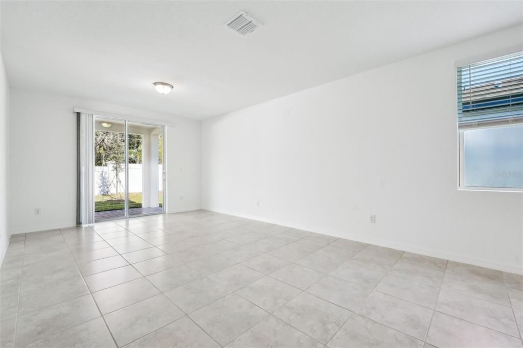 Active With Contract: $303,000 (3 beds, 2 baths, 1695 Square Feet)
