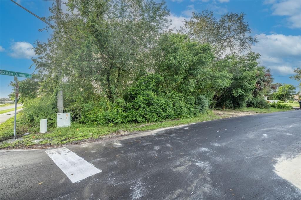 待售: $74,900 (0.49 acres)