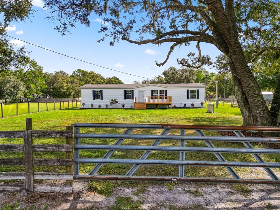 Active With Contract: $299,000 (4 beds, 2 baths, 1813 Square Feet)