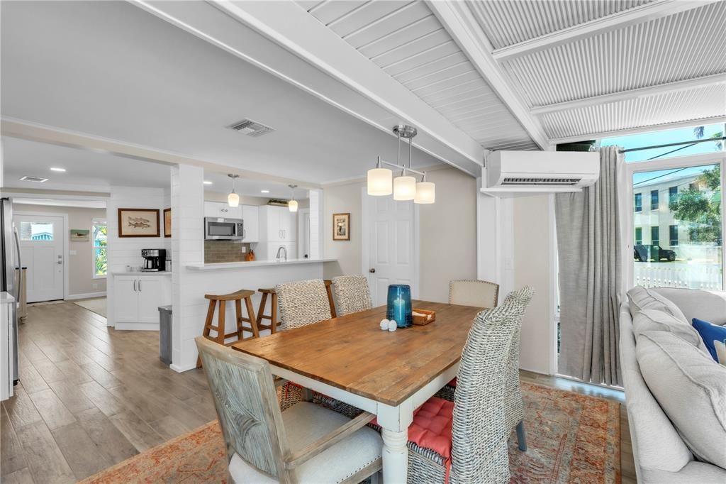 En Venta: $1,150,000 (3 camas, 2 baños, 1460 Pies cuadrados)