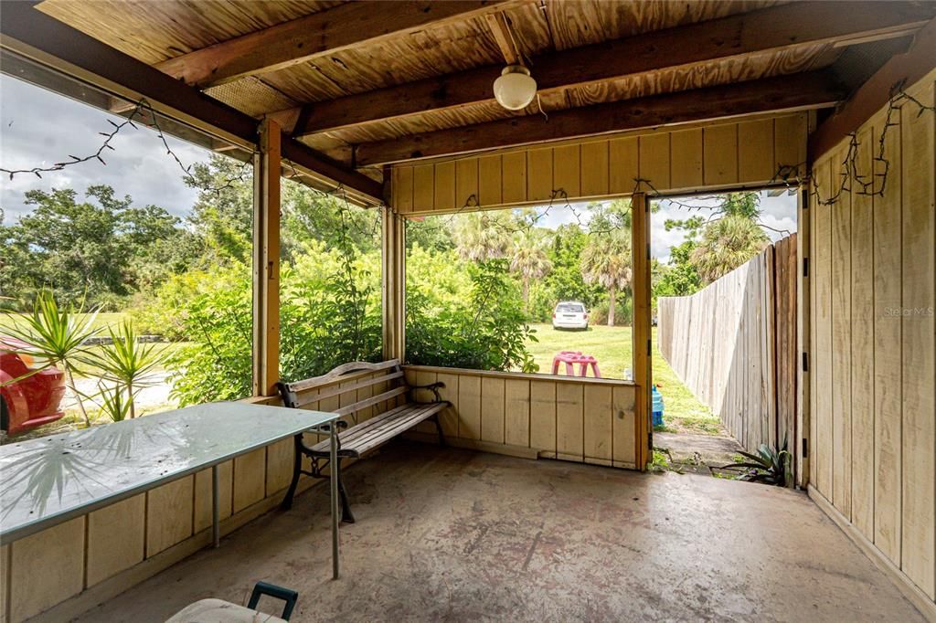 待售: $399,000 (4 贝兹, 0 浴室, 1988 平方英尺)