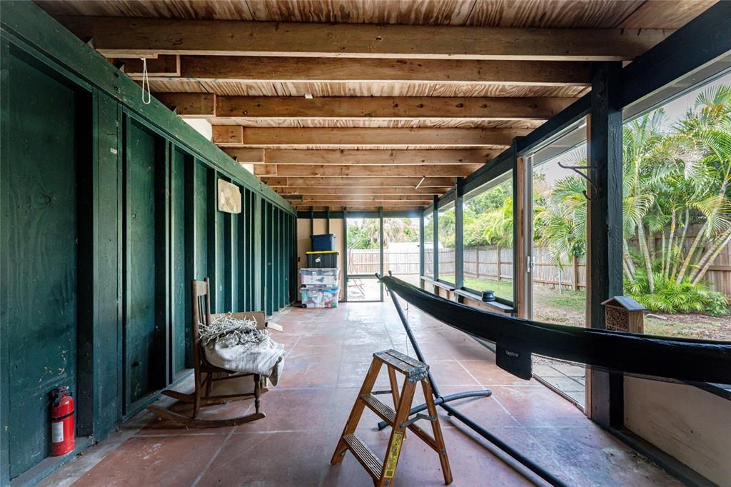 待售: $399,000 (4 贝兹, 0 浴室, 1988 平方英尺)