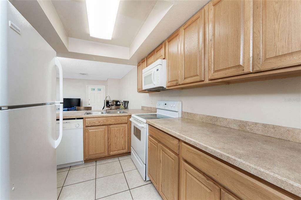 待售: $399,000 (4 贝兹, 0 浴室, 1988 平方英尺)