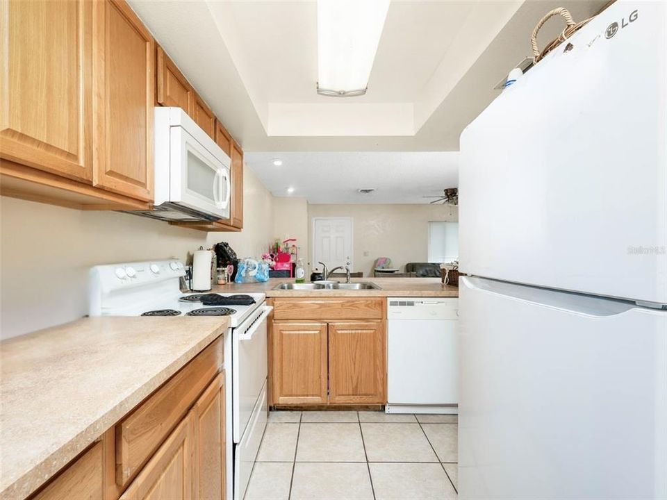 待售: $399,000 (4 贝兹, 0 浴室, 1988 平方英尺)