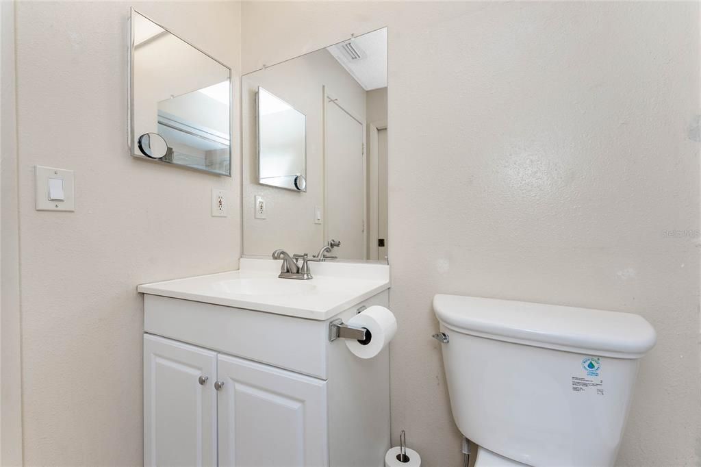 待售: $399,000 (4 贝兹, 0 浴室, 1988 平方英尺)