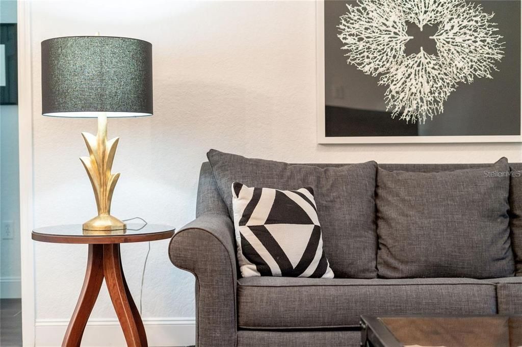 Active With Contract: $255,000 (3 beds, 2 baths, 1700 Square Feet)