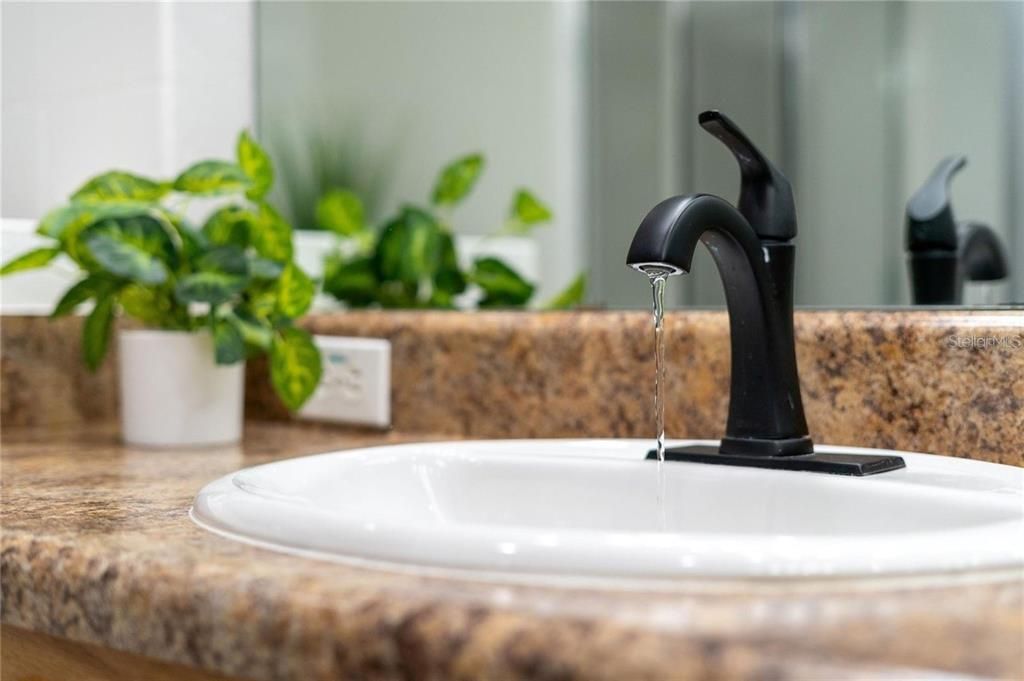 Active With Contract: $255,000 (3 beds, 2 baths, 1700 Square Feet)