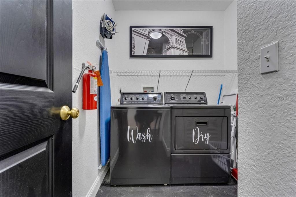 Active With Contract: $255,000 (3 beds, 2 baths, 1700 Square Feet)