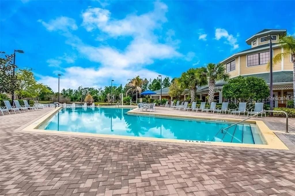 Active With Contract: $255,000 (3 beds, 2 baths, 1700 Square Feet)