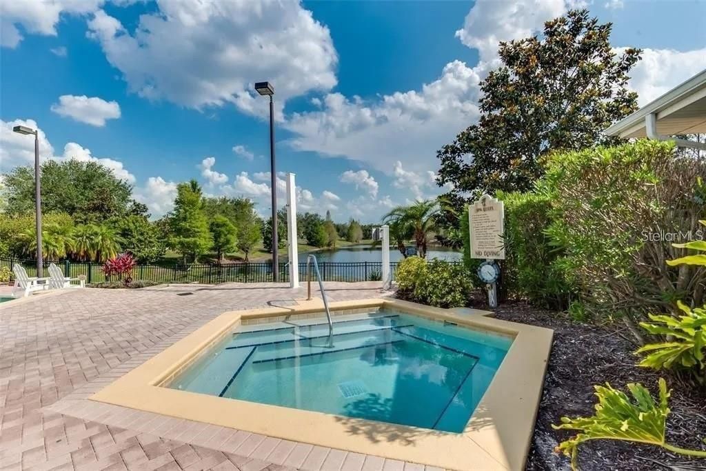 Active With Contract: $255,000 (3 beds, 2 baths, 1700 Square Feet)