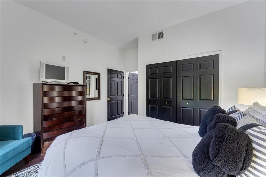 Active With Contract: $255,000 (3 beds, 2 baths, 1700 Square Feet)