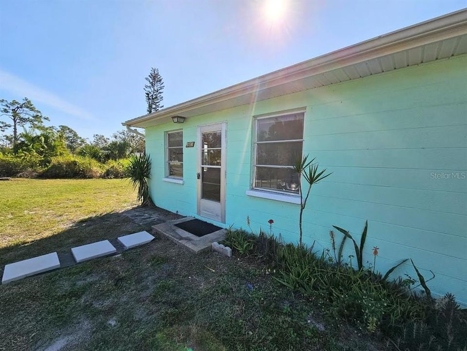 Recently Rented: $975 (1 beds, 2 baths, 500 Square Feet)