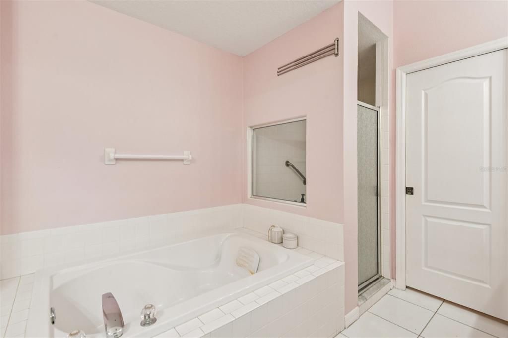 For Rent: $3,800 (3 beds, 3 baths, 2290 Square Feet)