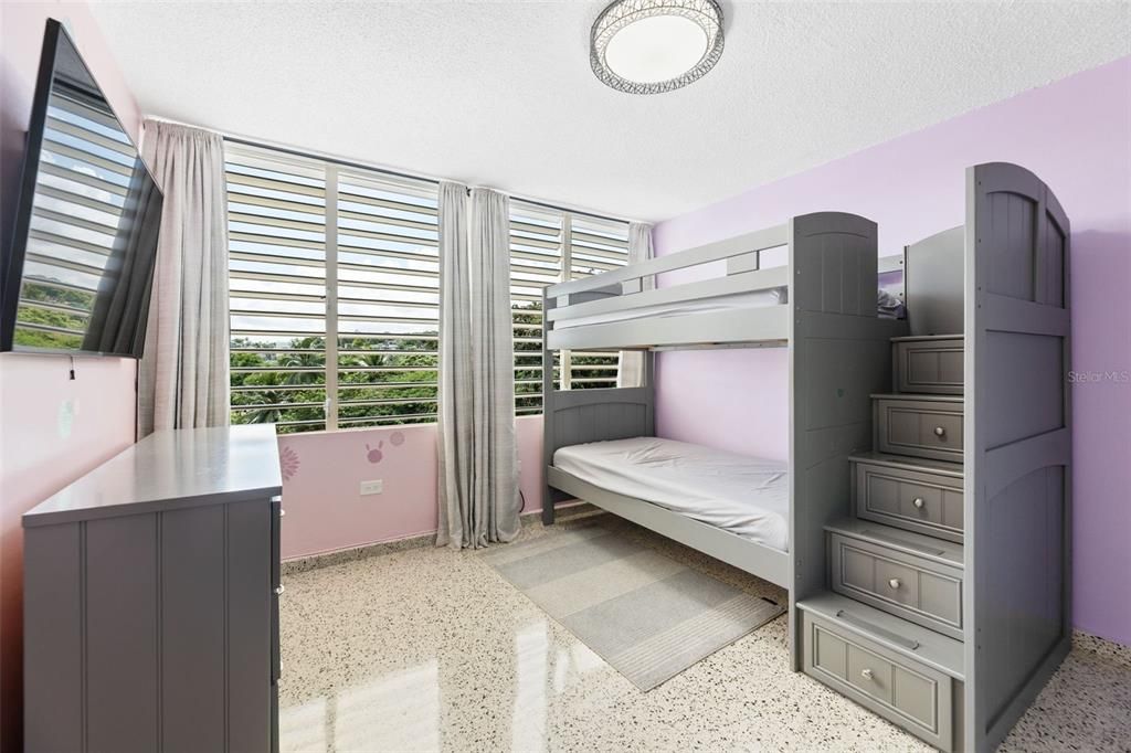 На продажу: $295,000 (3 спален, 2 ванн, 900 Квадратных фут)