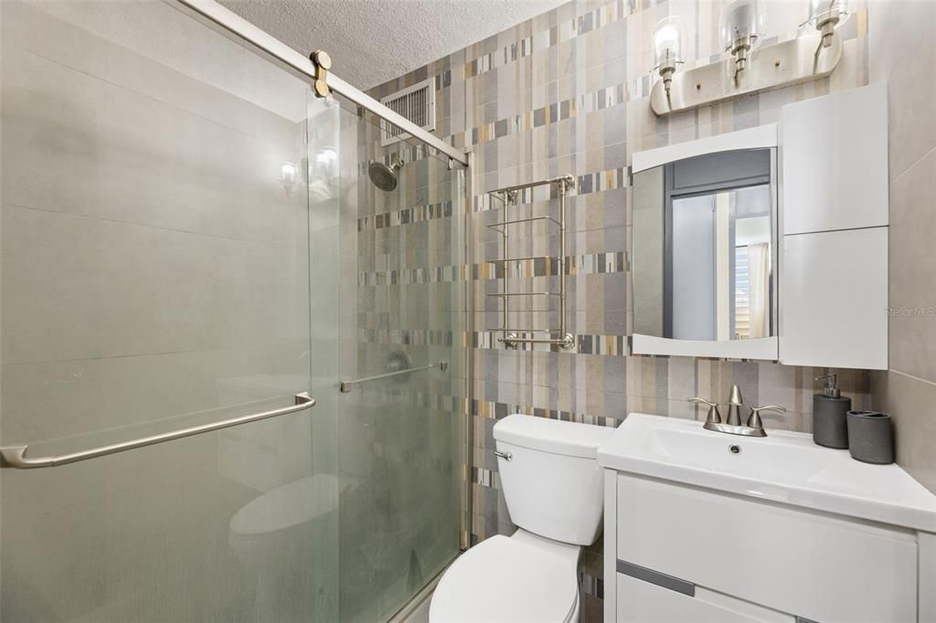 На продажу: $295,000 (3 спален, 2 ванн, 900 Квадратных фут)