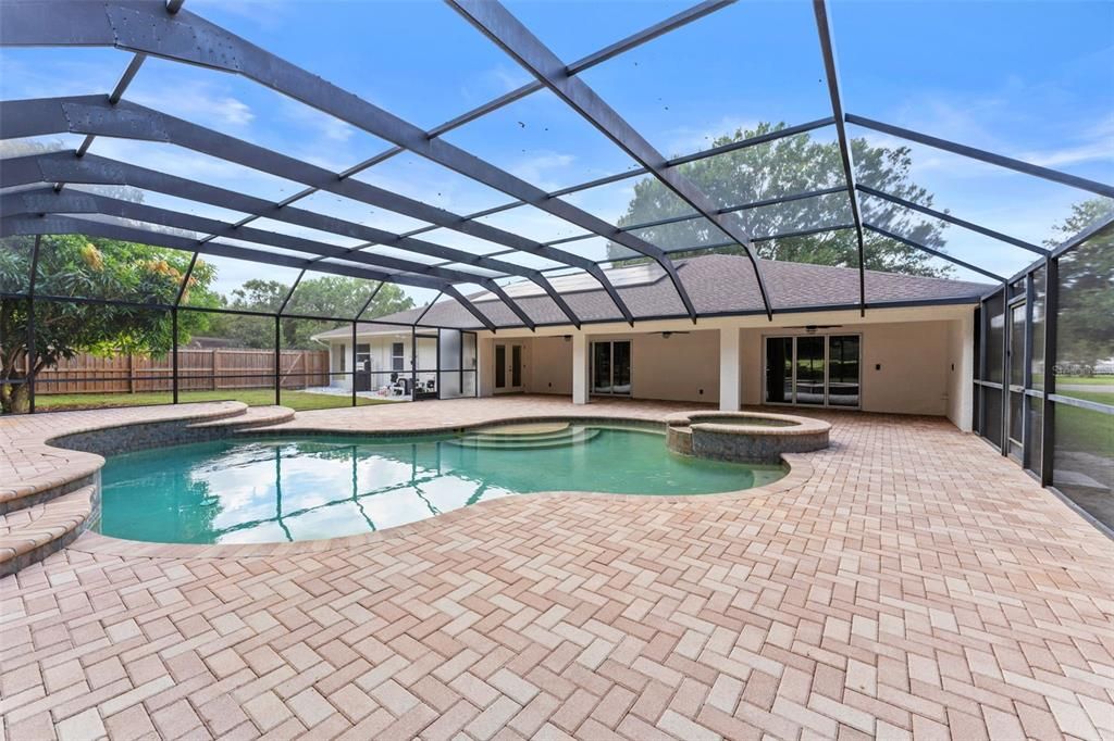 For Sale: $950,000 (3 beds, 3 baths, 2390 Square Feet)