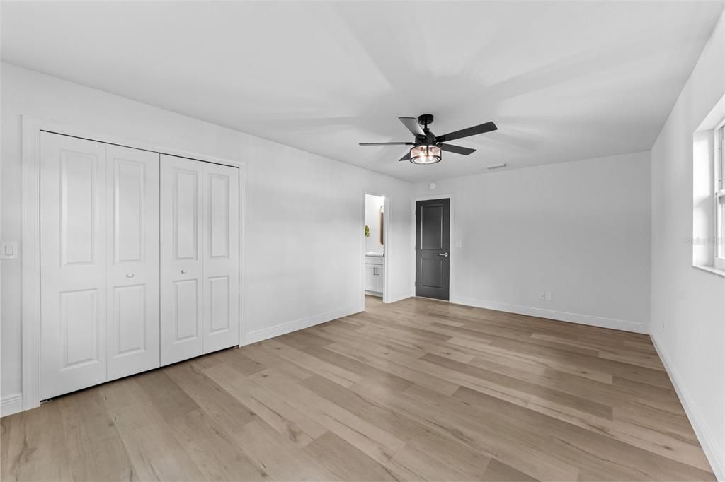 For Sale: $950,000 (3 beds, 3 baths, 2390 Square Feet)