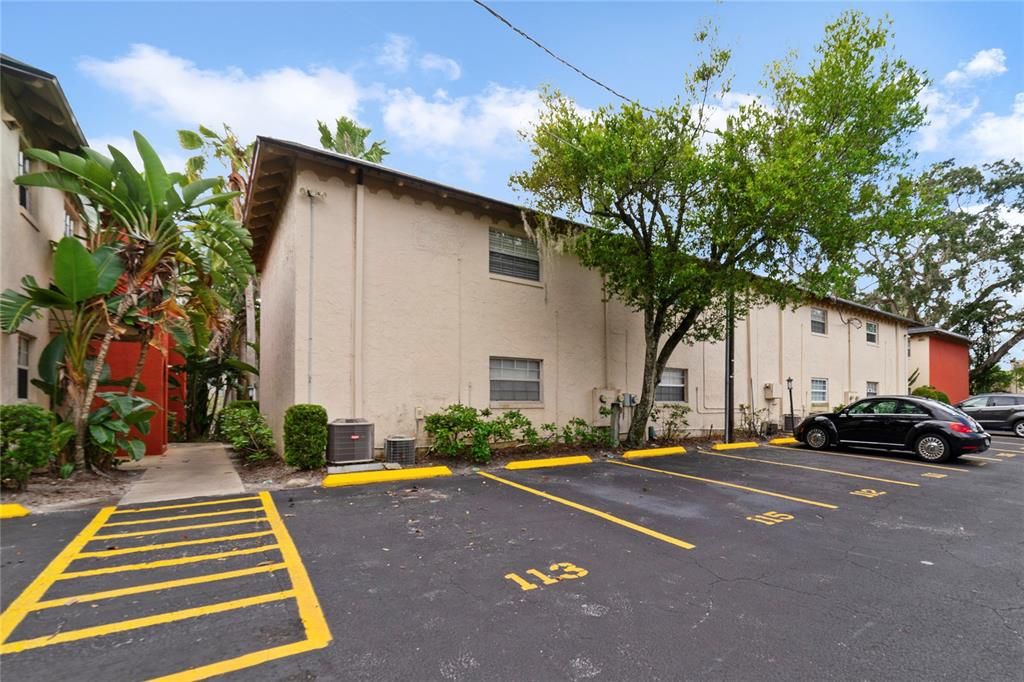 For Sale: $125,000 (1 beds, 1 baths, 537 Square Feet)