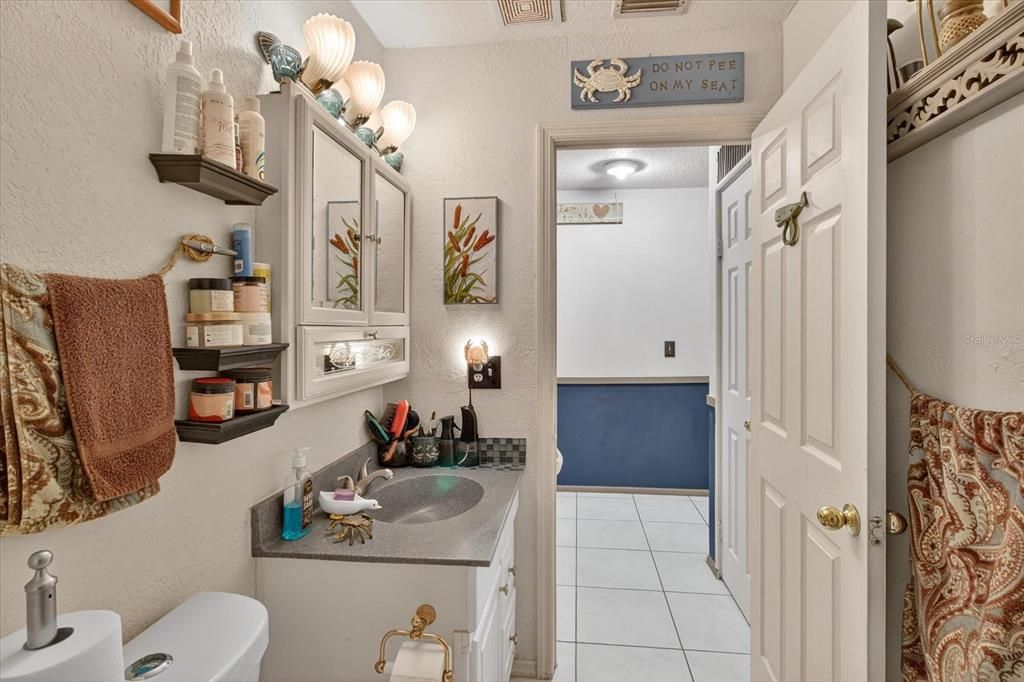 Active With Contract: $280,000 (3 beds, 1 baths, 1171 Square Feet)