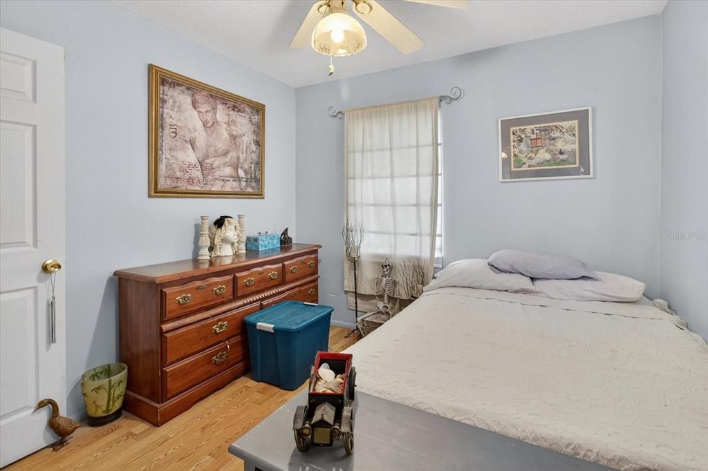 Active With Contract: $280,000 (3 beds, 1 baths, 1171 Square Feet)