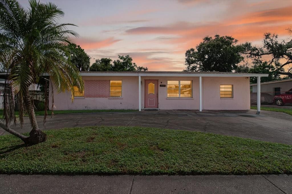 Active With Contract: $280,000 (3 beds, 1 baths, 1171 Square Feet)