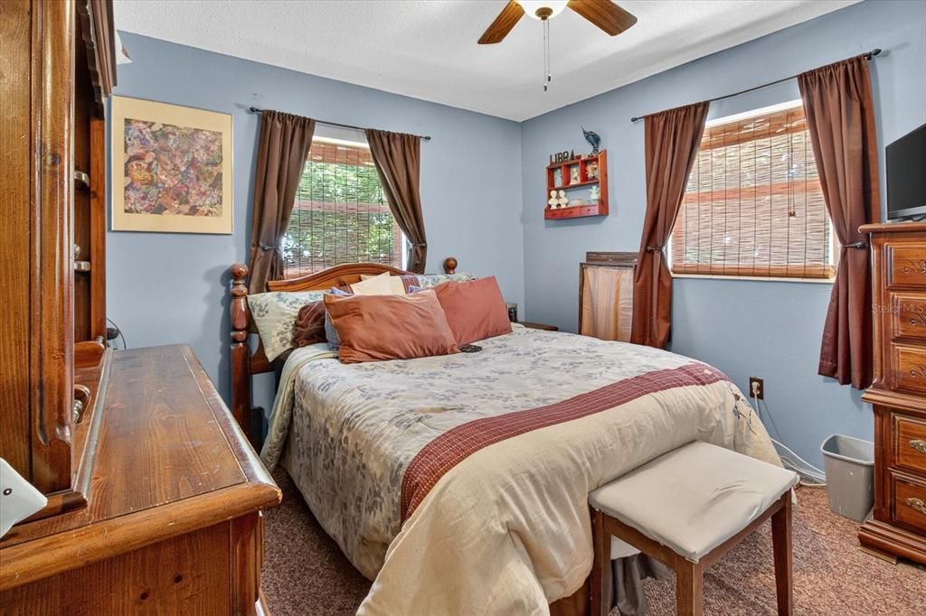 Active With Contract: $280,000 (3 beds, 1 baths, 1171 Square Feet)