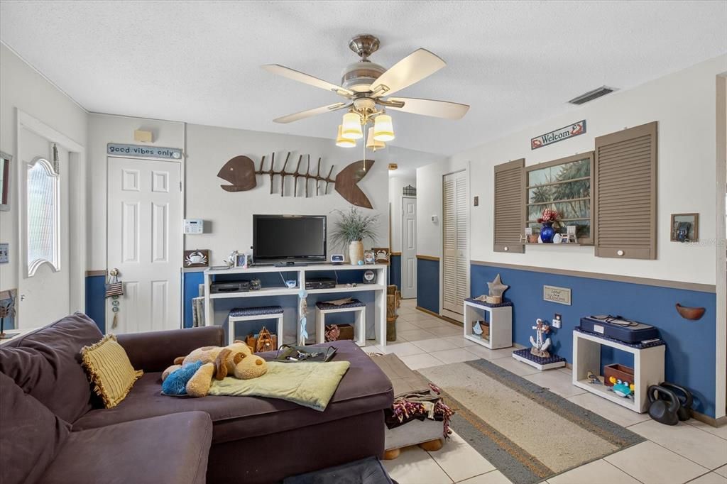 Active With Contract: $280,000 (3 beds, 1 baths, 1171 Square Feet)