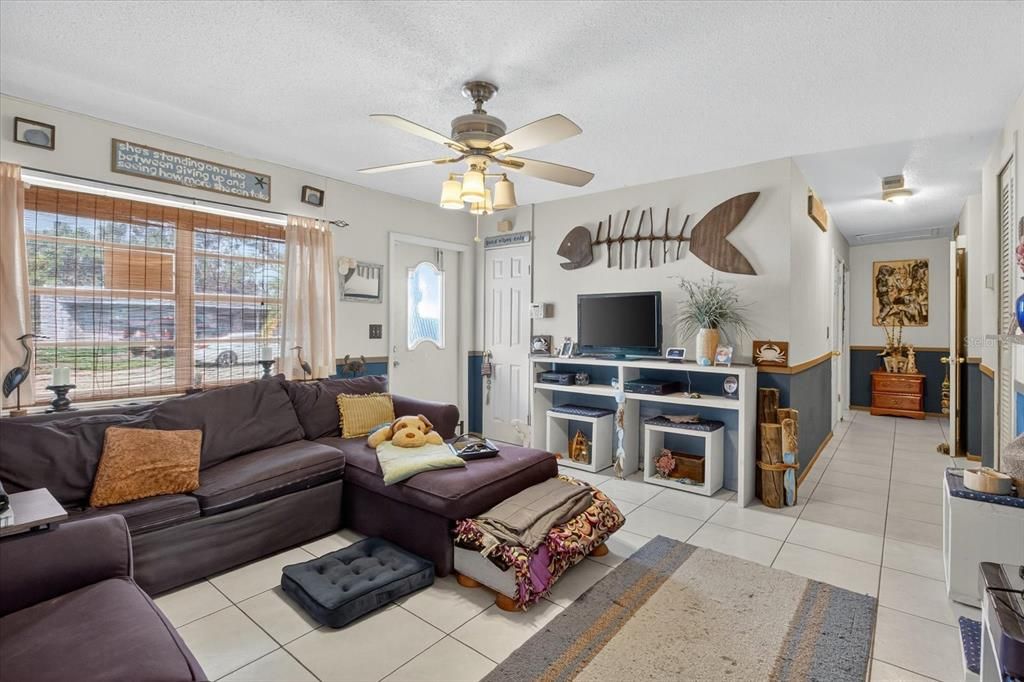 Active With Contract: $280,000 (3 beds, 1 baths, 1171 Square Feet)