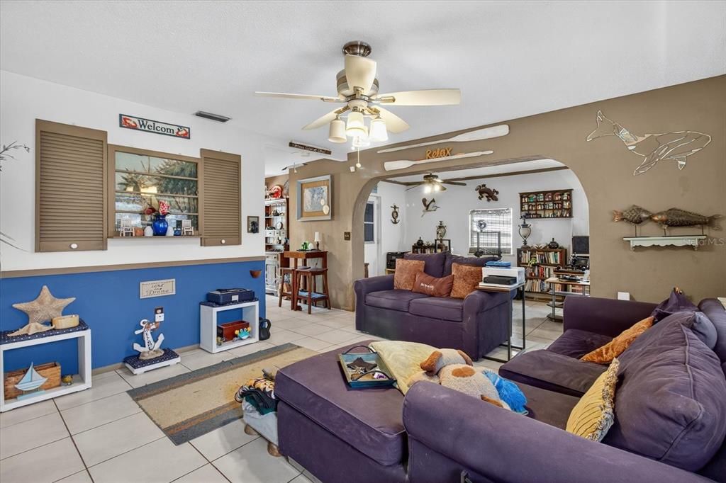 Active With Contract: $280,000 (3 beds, 1 baths, 1171 Square Feet)