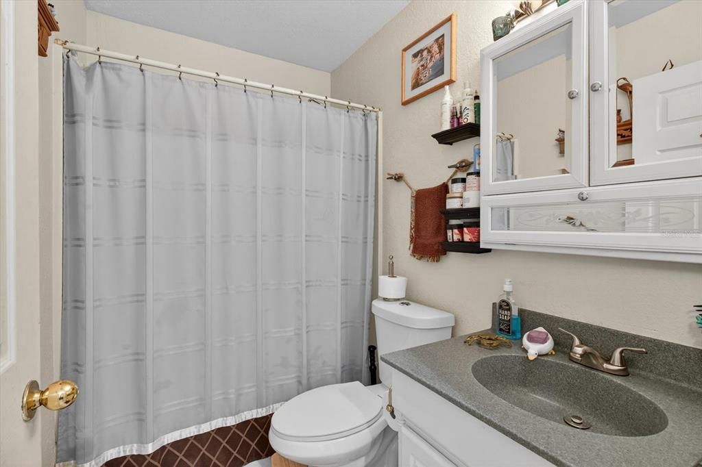 Active With Contract: $280,000 (3 beds, 1 baths, 1171 Square Feet)