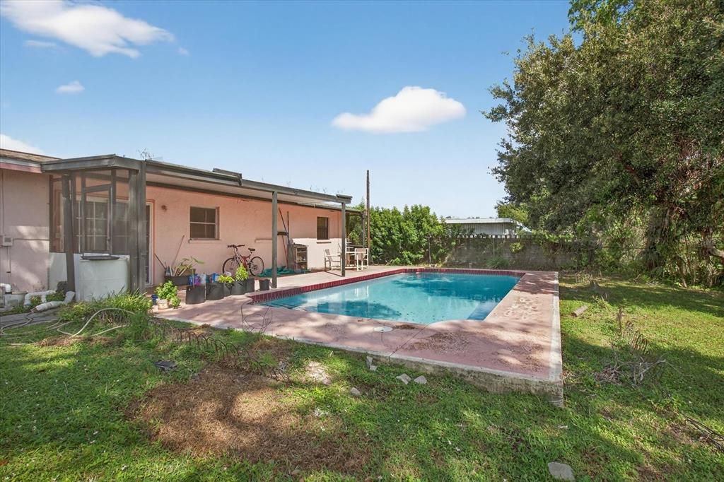 Active With Contract: $280,000 (3 beds, 1 baths, 1171 Square Feet)