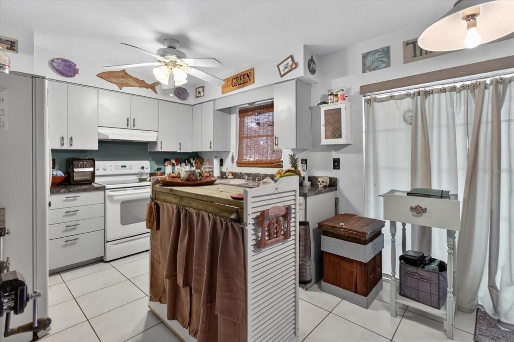 Active With Contract: $280,000 (3 beds, 1 baths, 1171 Square Feet)