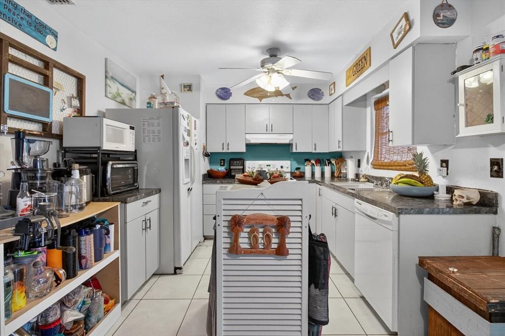 Active With Contract: $280,000 (3 beds, 1 baths, 1171 Square Feet)