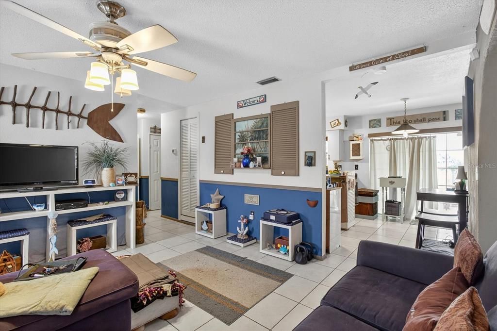 Active With Contract: $280,000 (3 beds, 1 baths, 1171 Square Feet)