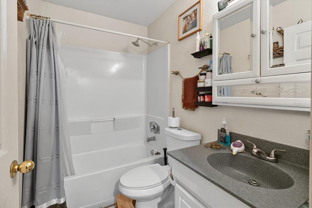 Active With Contract: $280,000 (3 beds, 1 baths, 1171 Square Feet)