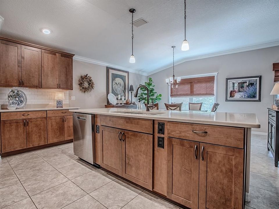 For Sale: $384,999 (3 beds, 2 baths, 1725 Square Feet)