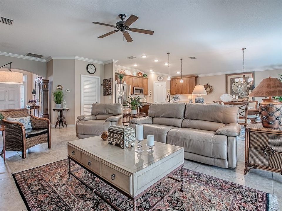 For Sale: $384,999 (3 beds, 2 baths, 1725 Square Feet)